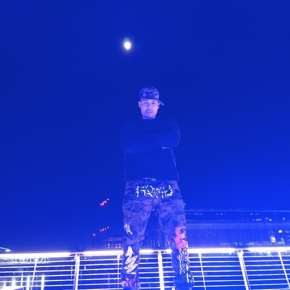 Meet your Posher, Dean - Picture 9 of 13